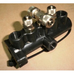 Педальная роздатка на цилиндр отрыва борта(автомат)